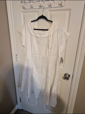 Women's White Lace Midi Dress - Elegant Scoop Neck